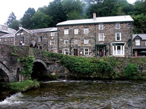 Prince Llewelyn Hotel Beddgelert Buitenkant foto